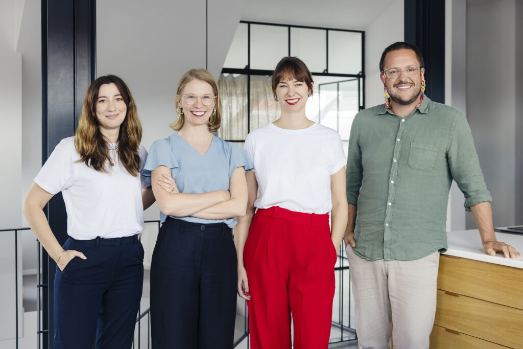 Portrait of the 2bX Team with Jessie, Katharina, Julia and Mark from left to right